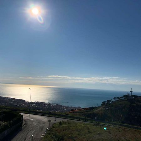 B&B Panoramica 33 Salerno Bagian luar foto
