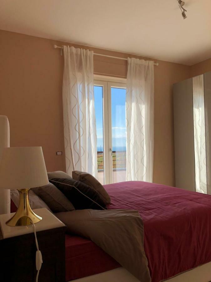 B&B Panoramica 33 Salerno Bagian luar foto